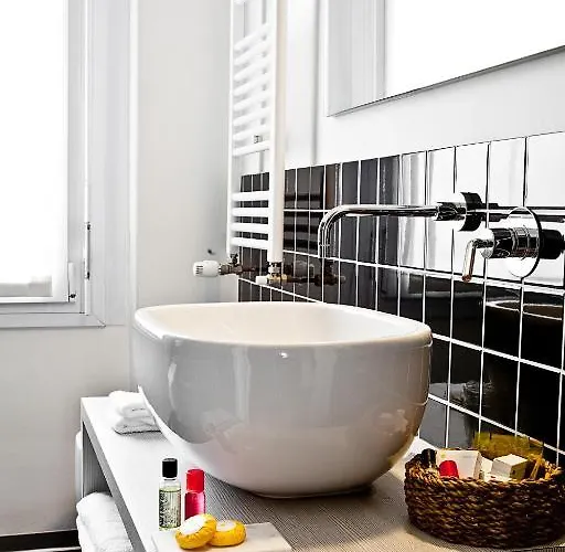 לינה וארוחת בוקר Mua Boutique 4*